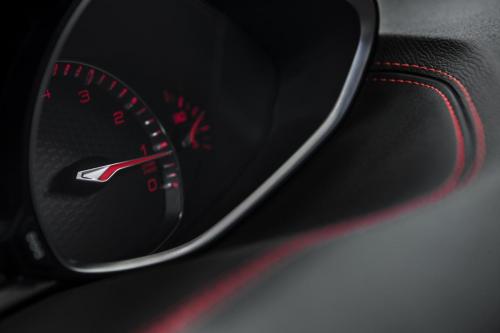 peugeot-308-gti-by-peugeot-sport-93