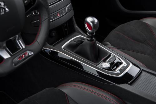 peugeot-308-gti-by-peugeot-sport-94