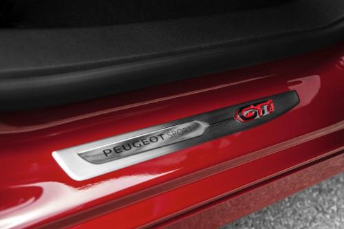 peugeot-308-gti-by-peugeot-sport-95